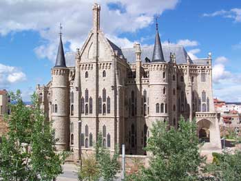Gaudi Palacio Espiscopal